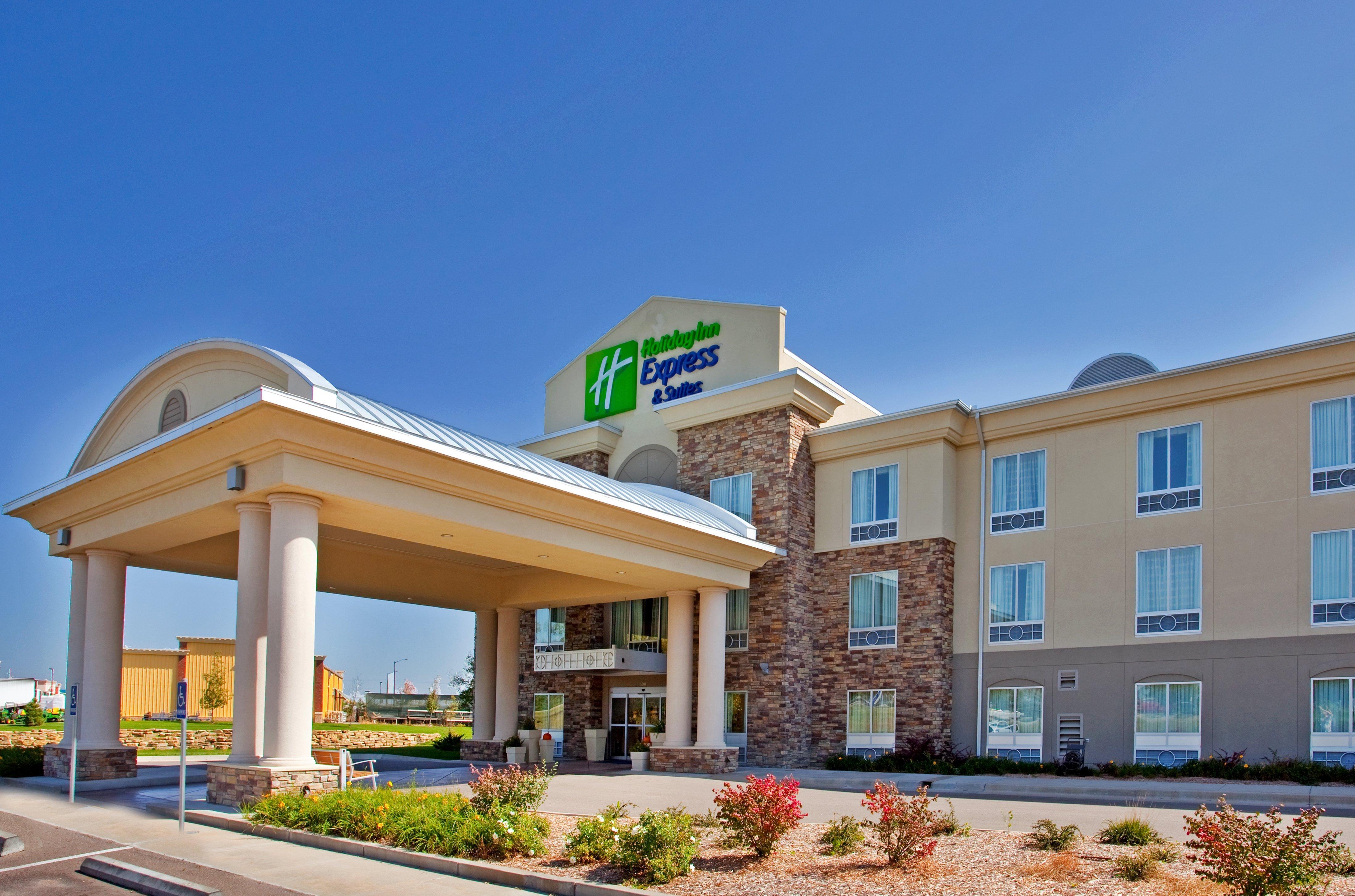 Holiday Inn Express & Suites East Wichita I-35 Andover By Ihg Exterior photo