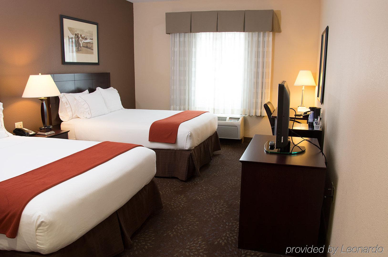 Holiday Inn Express & Suites East Wichita I-35 Andover By Ihg Exterior photo