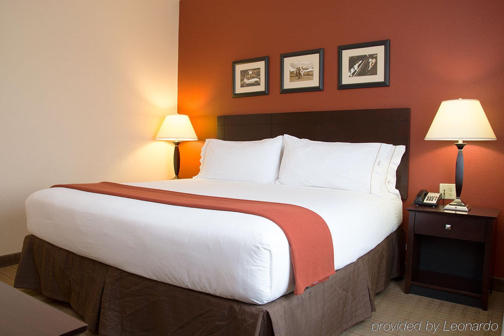 Holiday Inn Express & Suites East Wichita I-35 Andover By Ihg Exterior photo