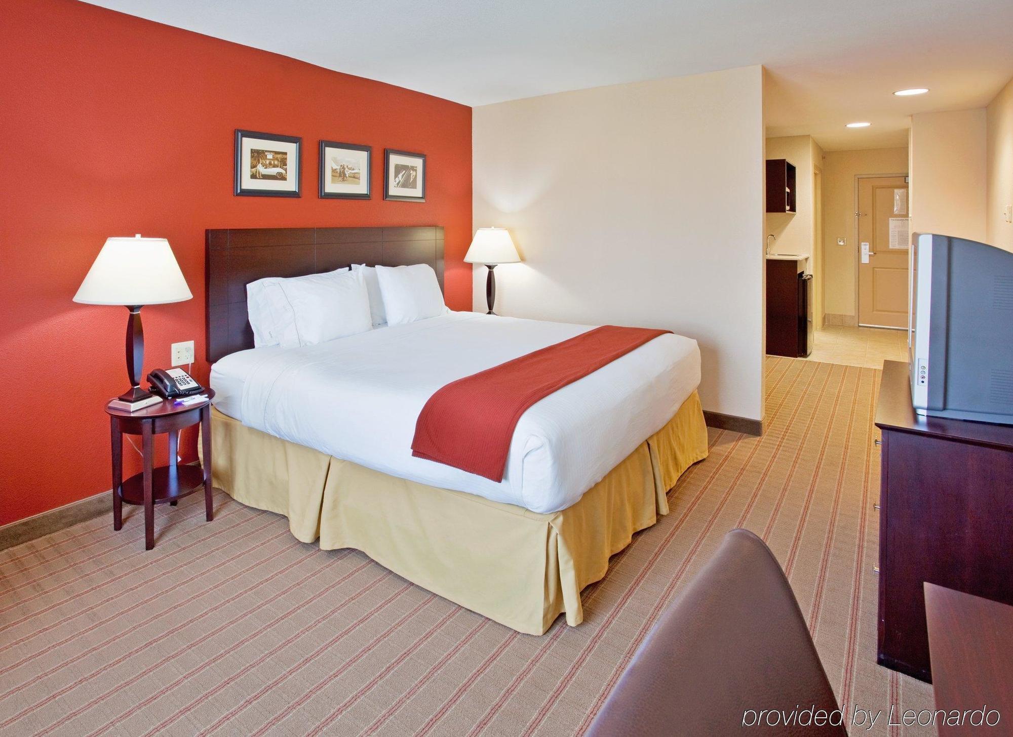 Holiday Inn Express & Suites East Wichita I-35 Andover By Ihg Exterior photo