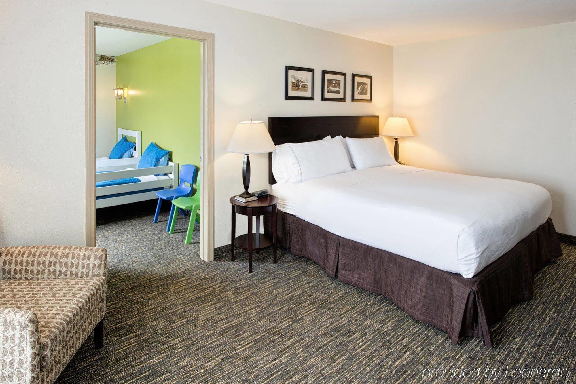 Holiday Inn Express & Suites East Wichita I-35 Andover By Ihg Exterior photo