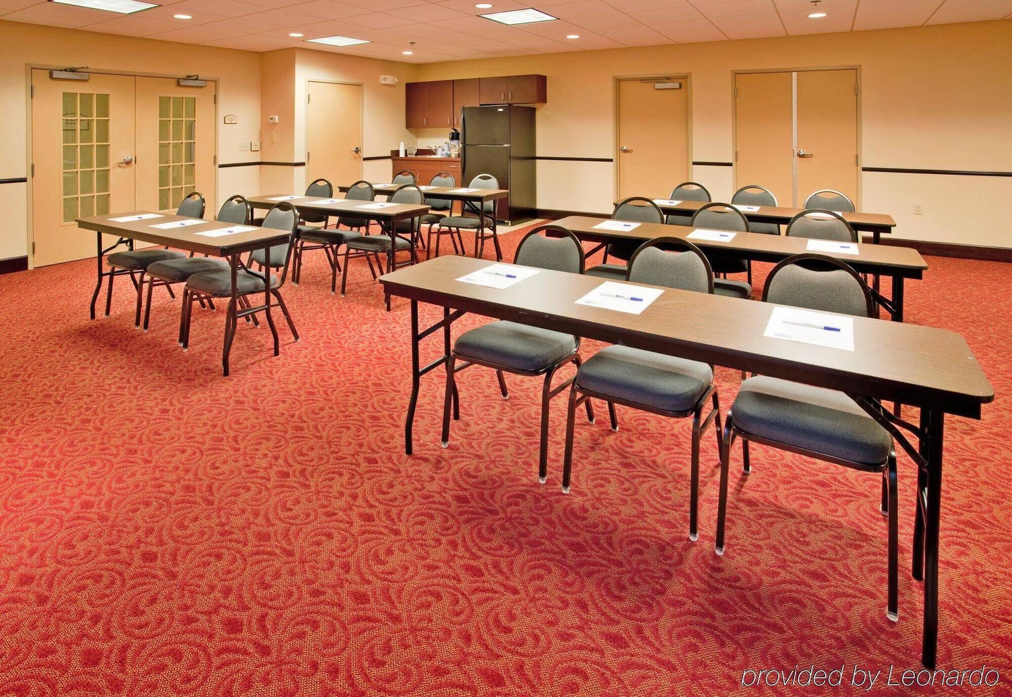 Holiday Inn Express & Suites East Wichita I-35 Andover By Ihg Exterior photo
