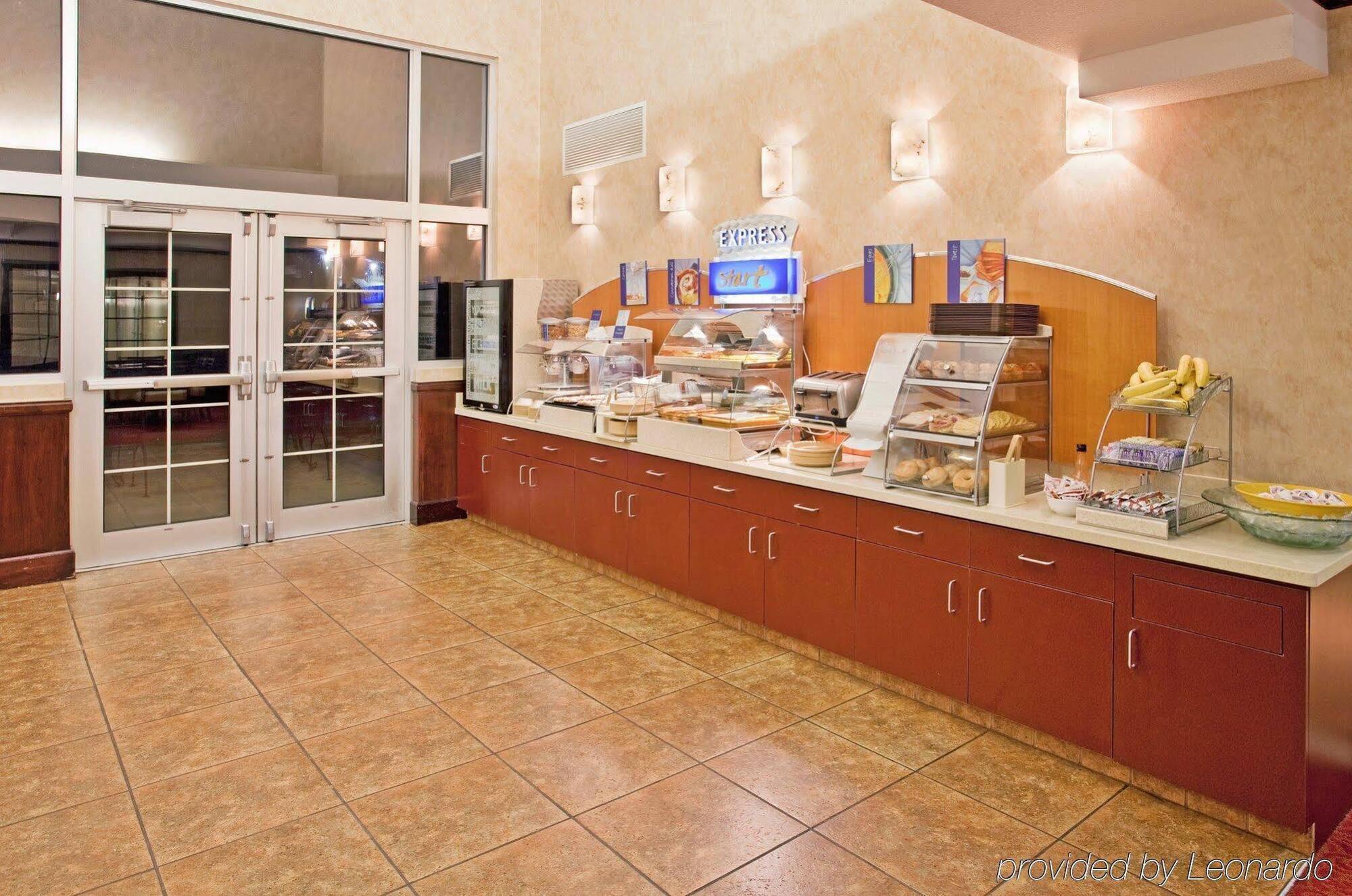 Holiday Inn Express & Suites East Wichita I-35 Andover By Ihg Exterior photo
